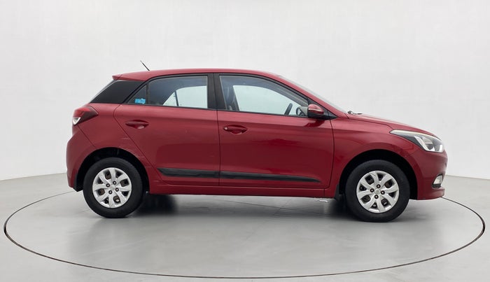 2016 Hyundai Elite i20 SPORTZ 1.2, Petrol, Manual, 1,01,399 km, Right Side View