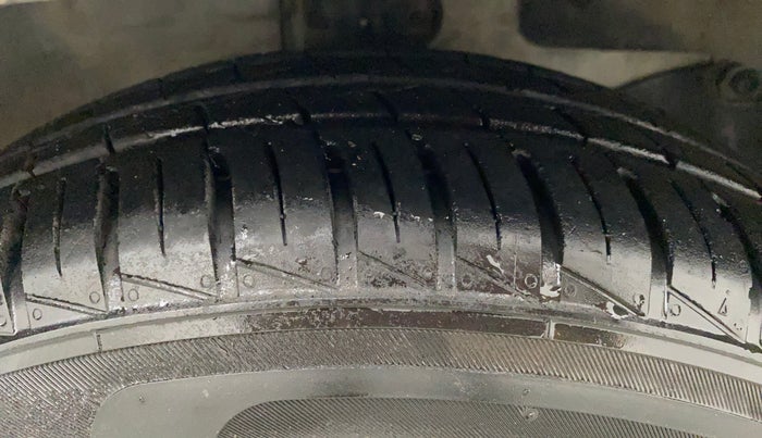 2012 Honda Brio S MT, Petrol, Manual, 59,443 km, Right Front Tyre Tread