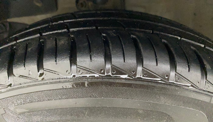 2012 Honda Brio S MT, Petrol, Manual, 59,443 km, Left Front Tyre Tread