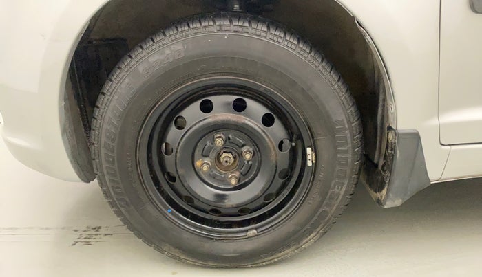 2010 Maruti Swift VXI ABS, Petrol, Manual, 67,370 km, Left Front Wheel