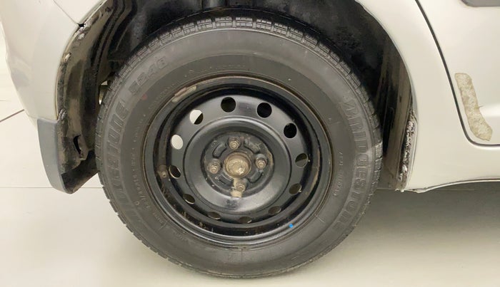 2010 Maruti Swift VXI ABS, Petrol, Manual, 67,370 km, Right Rear Wheel