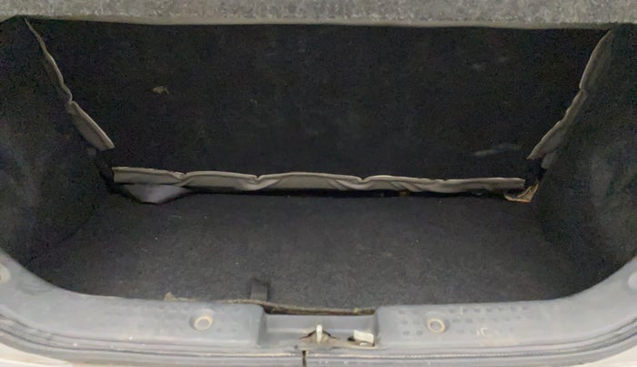 2010 Maruti Swift VXI ABS, Petrol, Manual, 67,370 km, Boot Inside