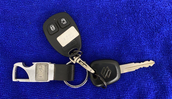 2010 Maruti Swift VXI ABS, Petrol, Manual, 67,370 km, Key Close Up