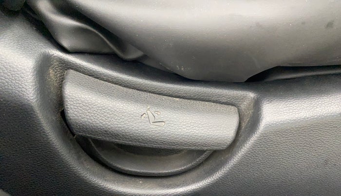 2015 Hyundai Xcent S 1.2, Petrol, Manual, 32,752 km, Driver Side Adjustment Panel