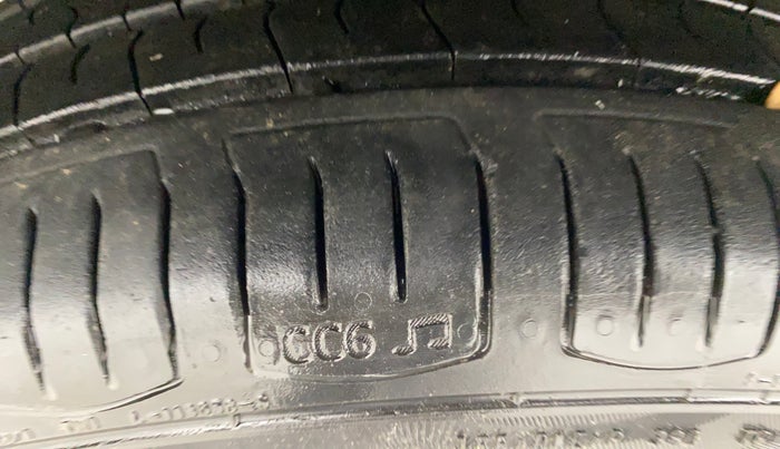 2015 Hyundai Xcent S 1.2, Petrol, Manual, 32,752 km, Left Front Tyre Tread