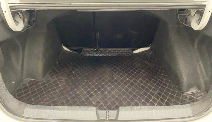 2022 Volkswagen VIRTUS HIGHLINE TSI 1.0 AT, Petrol, Automatic, 65,564 km, Boot Inside