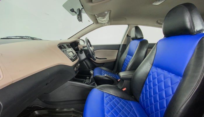 2017 Hyundai Elite i20 Magna Executive 1.2, Petrol, Manual, 17,698 km, Right Side Front Door Cabin