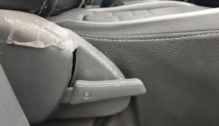 2016 Maruti Alto 800 LXI, Petrol, Manual, 38,372 km, Driver Side Adjustment Panel