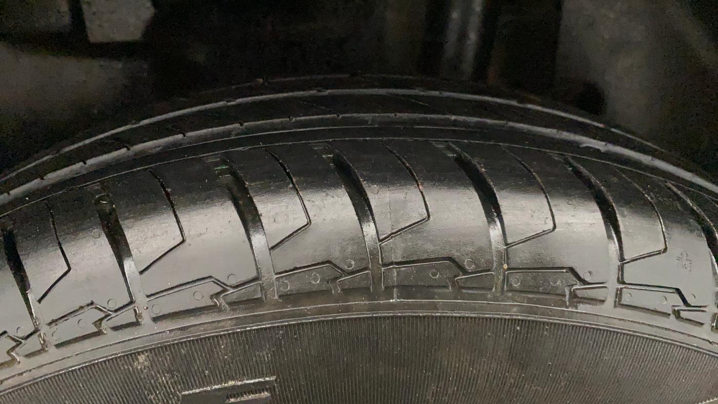 2022 Maruti Swift VXI, Petrol, Manual, 14,155 km, Left Rear Tyre Tread