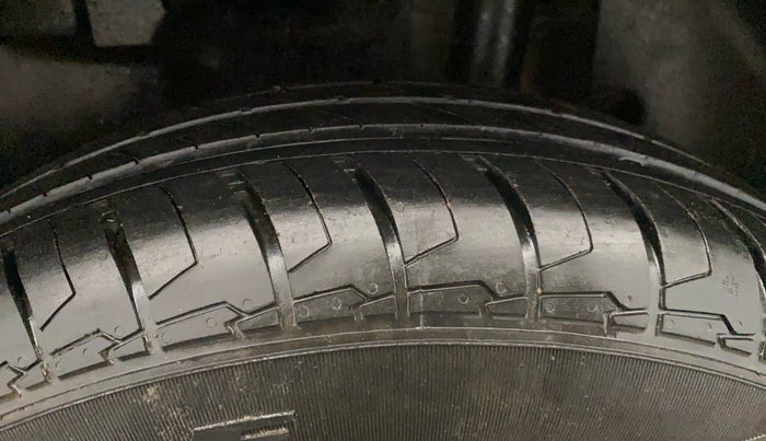 2022 Maruti Swift VXI, Petrol, Manual, 14,155 km, Left Rear Tyre Tread