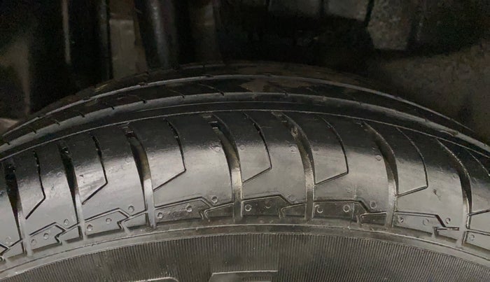 2022 Maruti Swift VXI, Petrol, Manual, 14,155 km, Right Rear Tyre Tread