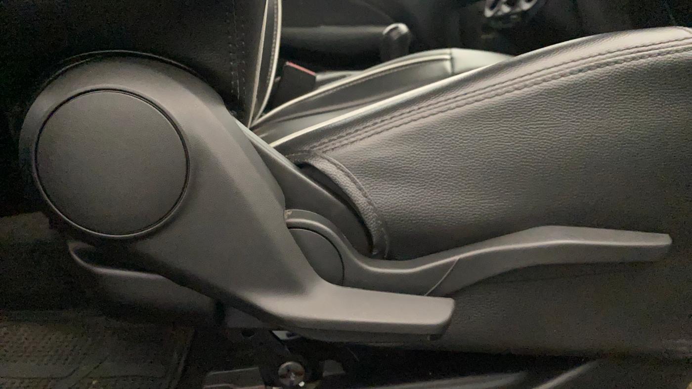 2022 Maruti Swift VXI, Petrol, Manual, 14,155 km, Driver Side Adjustment Panel