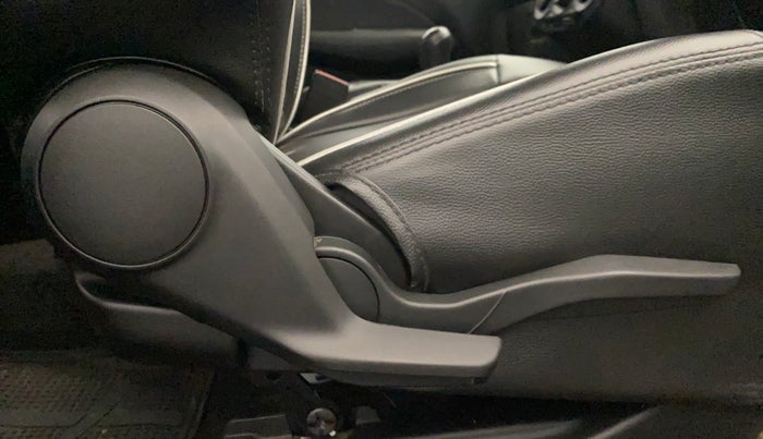 2022 Maruti Swift VXI, Petrol, Manual, 14,155 km, Driver Side Adjustment Panel