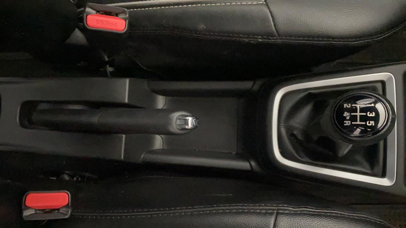 2022 Maruti Swift VXI, Petrol, Manual, 14,155 km, Gear Lever