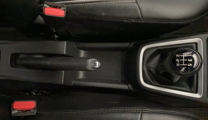 2022 Maruti Swift VXI, Petrol, Manual, 14,155 km, Gear Lever