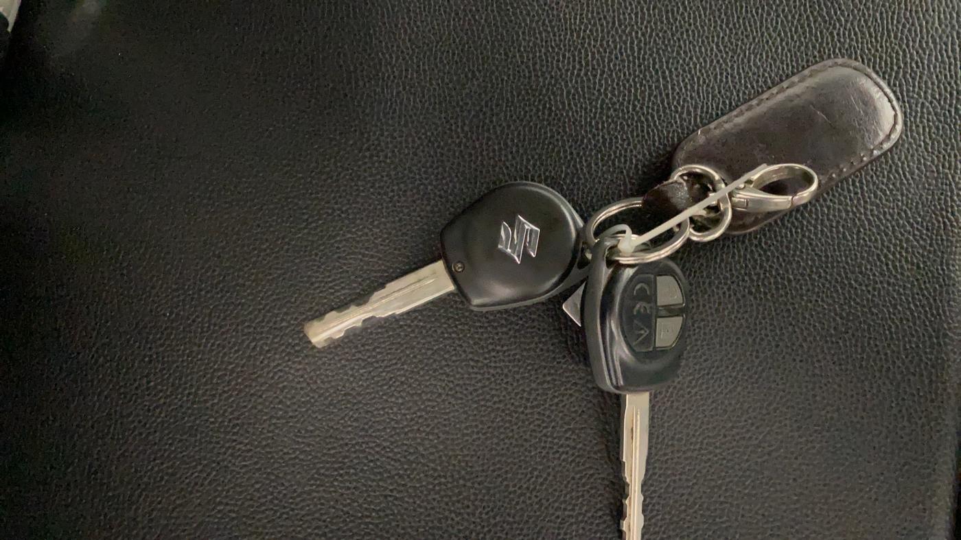 2022 Maruti Swift VXI, Petrol, Manual, 14,155 km, Key Close Up