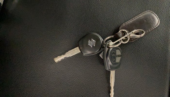 2022 Maruti Swift VXI, Petrol, Manual, 14,155 km, Key Close Up