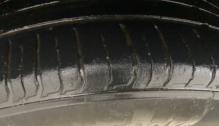 2020 Maruti Vitara Brezza ZXI, Petrol, Manual, 81,369 km, Right Rear Tyre Tread