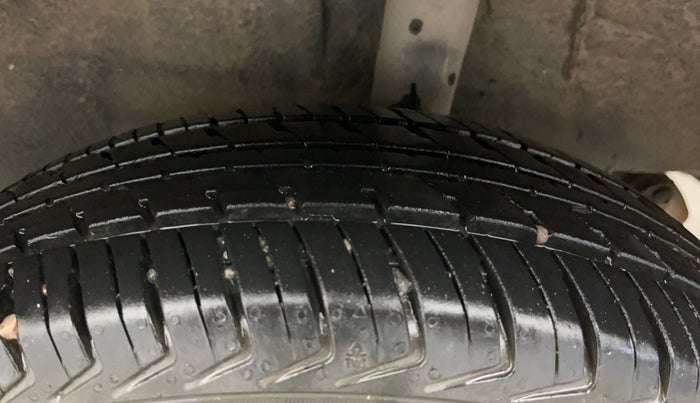 2018 Renault Kwid CLIMBER 1.0 AMT, Petrol, Automatic, 48,524 km, Left Rear Tyre Tread