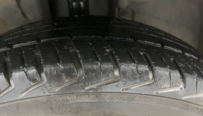 2018 Renault Kwid CLIMBER 1.0 AMT, Petrol, Automatic, 48,524 km, Right Front Tyre Tread