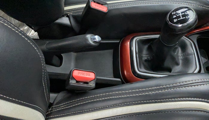 2017 Maruti IGNIS ZETA 1.2 K12 DUAL TONE, Petrol, Manual, 57,527 km, Gear Lever