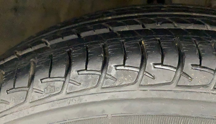 2018 Maruti Baleno DELTA PETROL 1.2, Petrol, Manual, 26,445 km, Right Front Tyre Tread