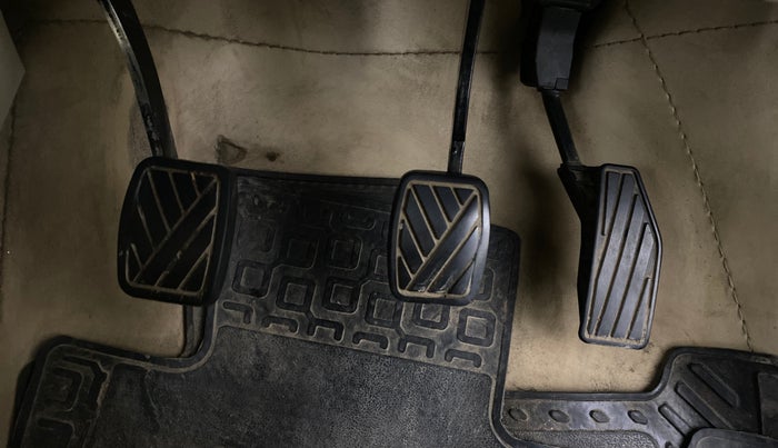 2021 Maruti Ertiga VXI CNG, CNG, Manual, 93,879 km, Pedals