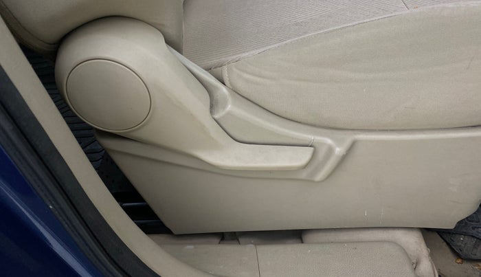 2021 Maruti Ertiga VXI CNG, CNG, Manual, 93,879 km, Driver Side Adjustment Panel