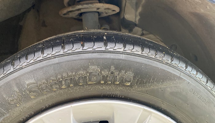 2021 Maruti Ertiga VXI CNG, CNG, Manual, 93,879 km, Right Front Tyre Tread