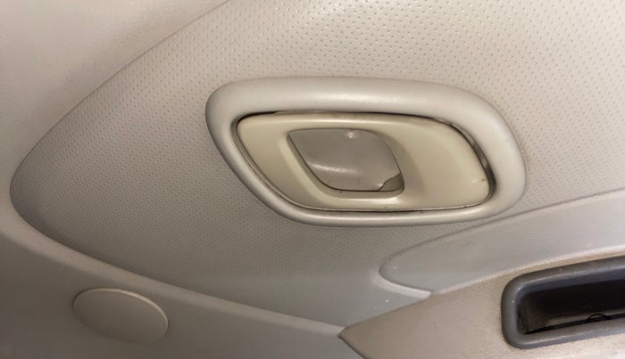 2016 Datsun Redi Go T (O), Petrol, Manual, 79,431 km, Driver Side Door Panels Control