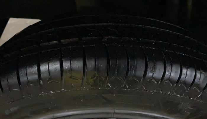 2016 Datsun Redi Go T (O), Petrol, Manual, 79,431 km, Right Rear Tyre Tread