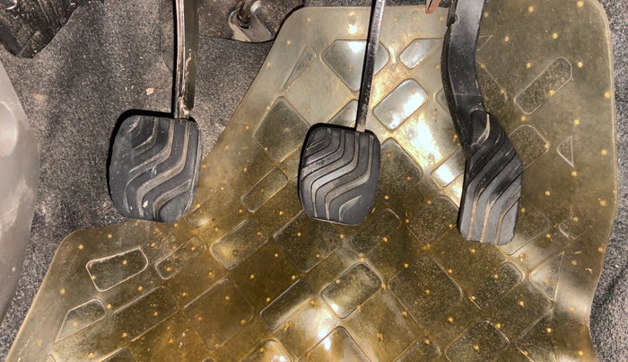 2016 Datsun Redi Go T (O), Petrol, Manual, 79,431 km, Pedals