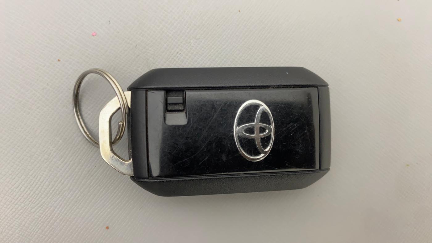 2021 Toyota Glanza G, Petrol, Manual, 1,09,692 km, Key Close Up