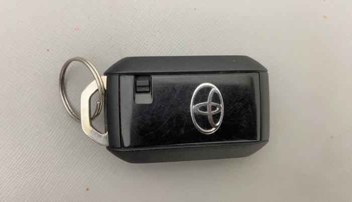 2021 Toyota Glanza G, Petrol, Manual, 1,09,650 km, Key Close Up