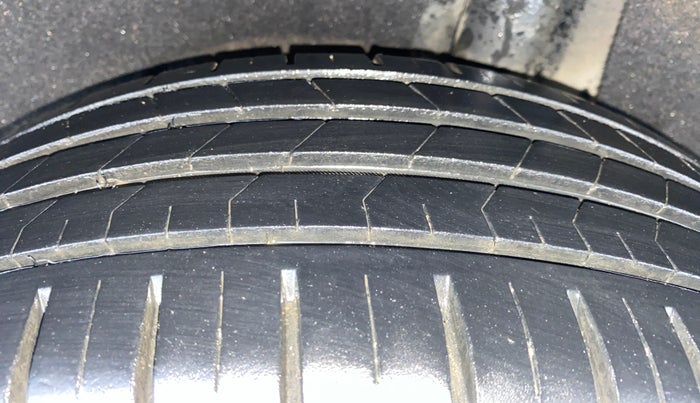 2021 Toyota Glanza G, Petrol, Manual, 1,09,650 km, Left Rear Tyre Tread