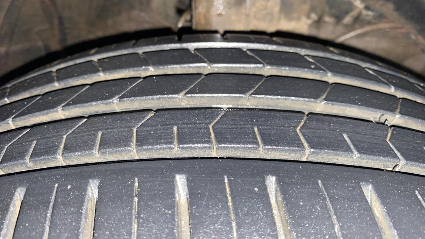 2021 Toyota Glanza G, Petrol, Manual, 1,09,692 km, Right Front Tyre Tread