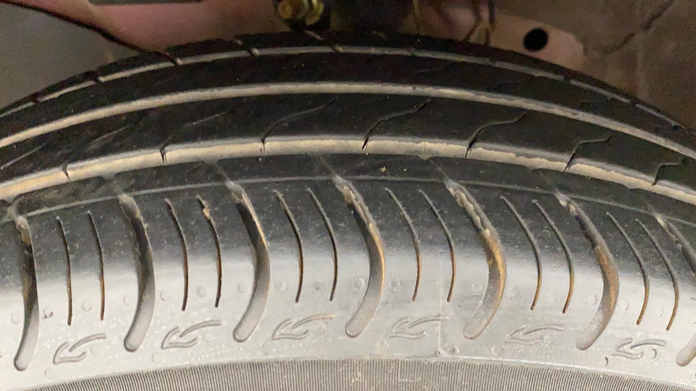 2023 Honda Amaze 1.2L I-VTEC VX CVT, Petrol, Automatic, 10,946 km, Left Front Tyre Tread