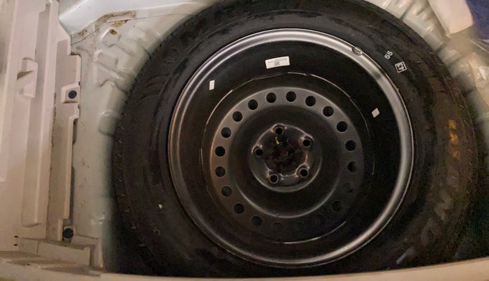 2021 Mahindra XUV300 W8 (O) 1.2 PETROL, Petrol, Manual, 39,362 km, Spare Tyre