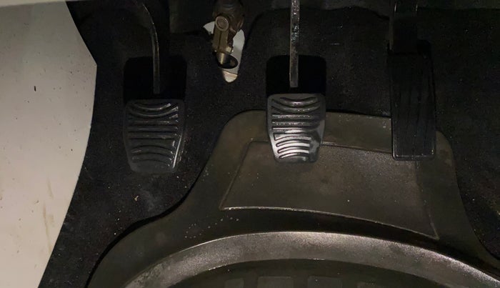 2021 Mahindra XUV300 W8 (O) 1.2 PETROL, Petrol, Manual, 39,362 km, Pedals