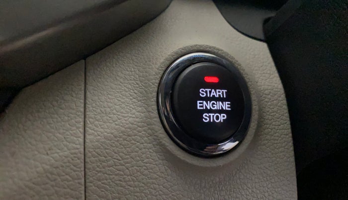 2021 Mahindra XUV300 W8 (O) 1.2 PETROL, Petrol, Manual, 39,362 km, Keyless Start/ Stop Button