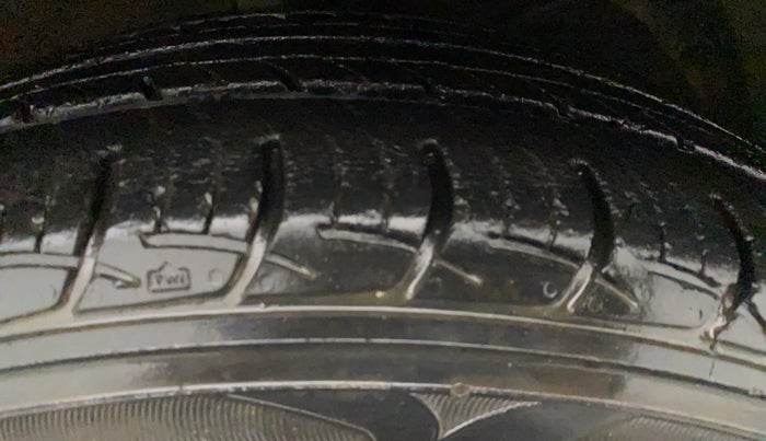 2016 Maruti Baleno DELTA PETROL 1.2, Petrol, Manual, 54,961 km, Right Front Tyre Tread