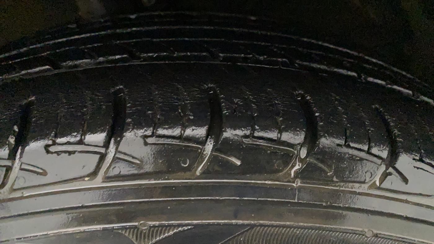 2016 Maruti Baleno DELTA PETROL 1.2, Petrol, Manual, 54,961 km, Left Rear Tyre Tread