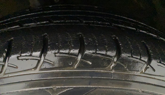 2016 Maruti Baleno DELTA PETROL 1.2, Petrol, Manual, 54,961 km, Left Rear Tyre Tread