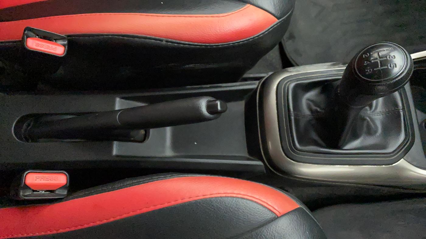 2018 Maruti IGNIS SIGMA 1.2 K12, Petrol, Manual, 41,395 km, Gear Lever
