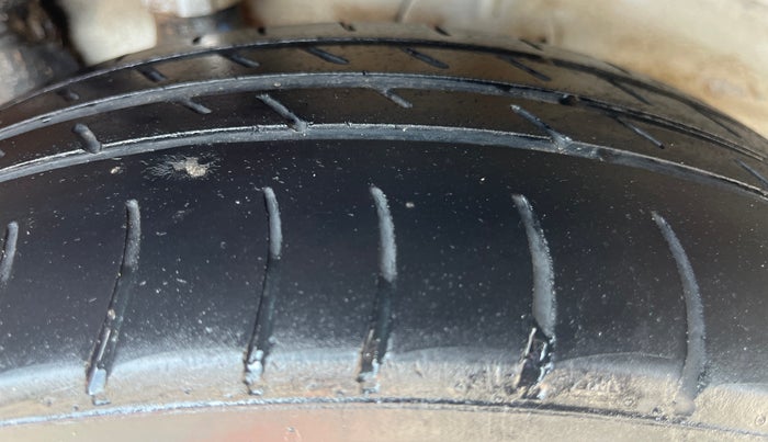 2012 Chevrolet Beat LS PETROL, Petrol, Manual, 66,905 km, Right Rear Tyre Tread