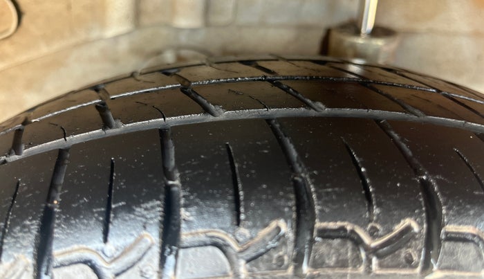 2012 Chevrolet Beat LS PETROL, Petrol, Manual, 66,905 km, Left Rear Tyre Tread