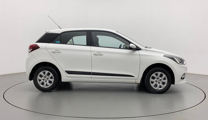 2016 Hyundai Elite i20 SPORTZ 1.2, Petrol, Manual, 62,007 km, Right Side View