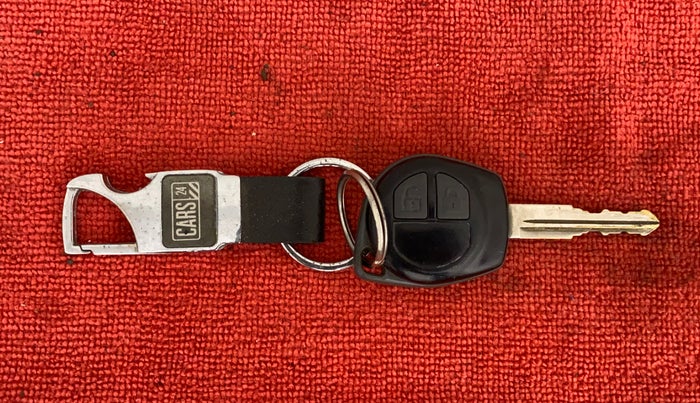 2015 Maruti Swift Dzire VXI, Petrol, Manual, 1,10,540 km, Key Close Up