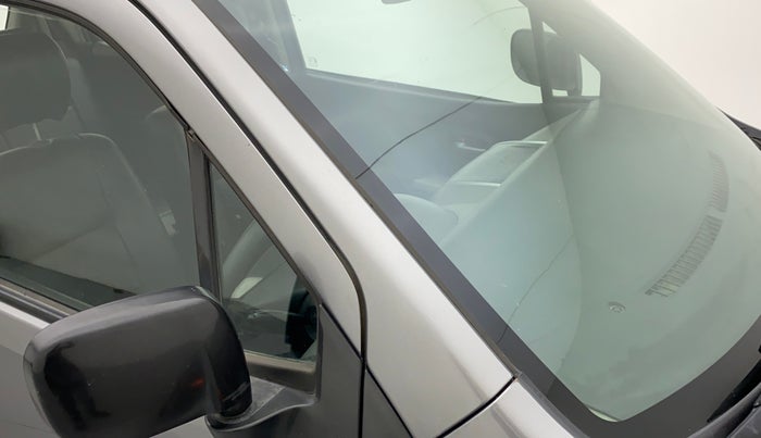 2011 Maruti Wagon R 1.0 LXI, Petrol, Manual, 60,784 km, Right A pillar - Paint is slightly faded
