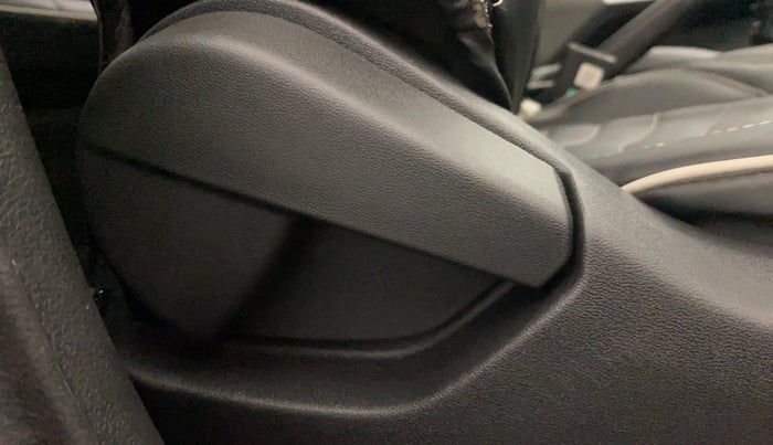 2022 Nissan MAGNITE XL, Petrol, Manual, 27,686 km, Driver Side Adjustment Panel